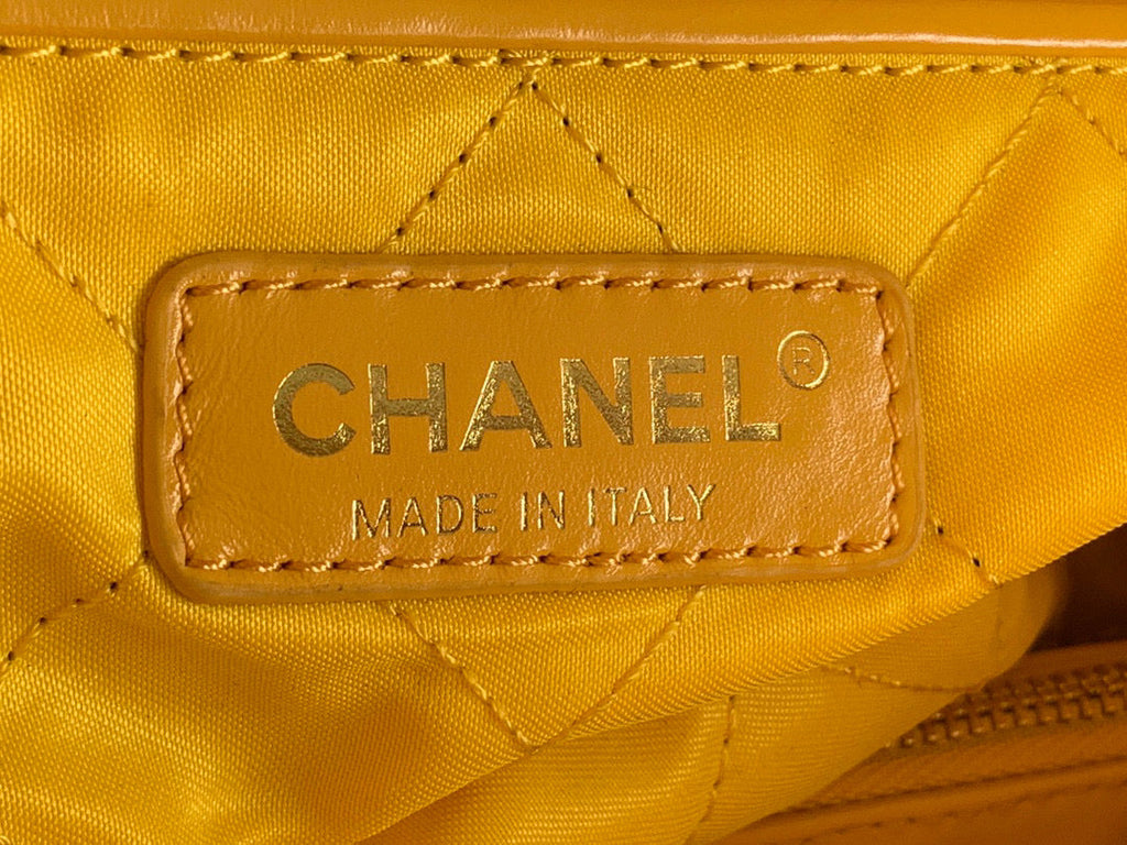 Chanel 22 Small Handbag AS3260 Shiny Calfskin Gold-Tone Metal Yellow