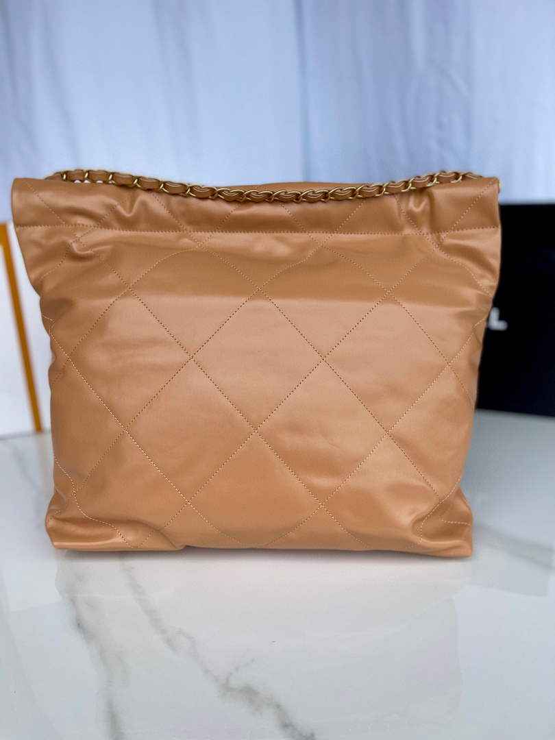 Chanel 22 Handbag AS3261 Shiny Calfskin Gold-Tone Metal Camel