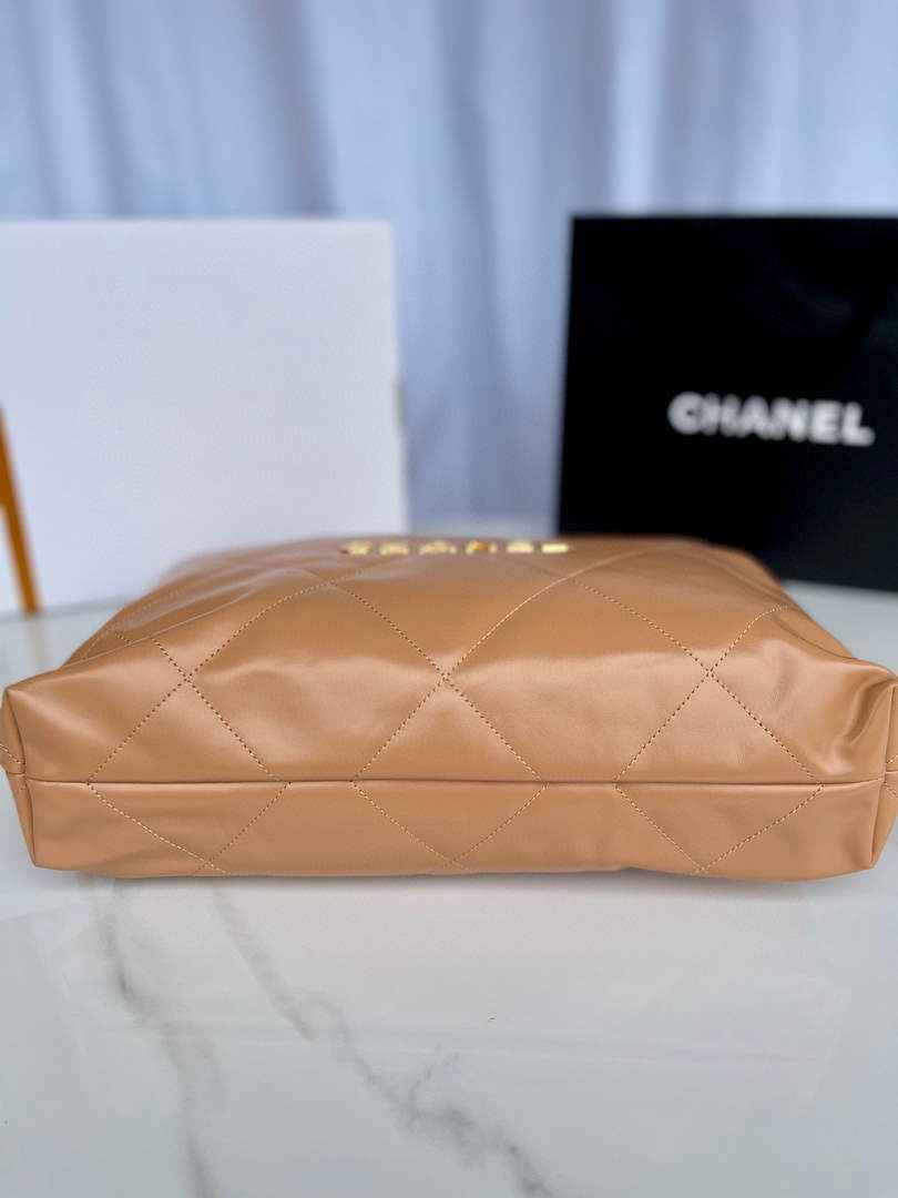 Chanel 22 Handbag AS3261 Shiny Calfskin Gold-Tone Metal Camel