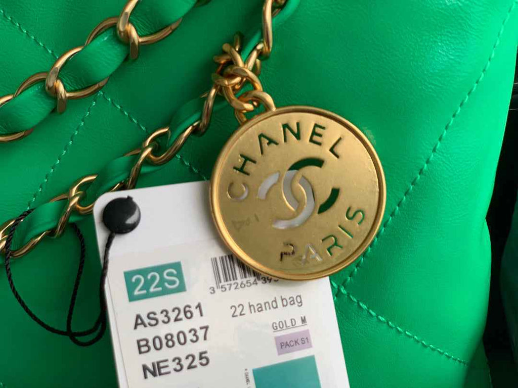 Chanel 22 Handbag AS3261 Shiny Calfskin Gold-Tone Metal Green