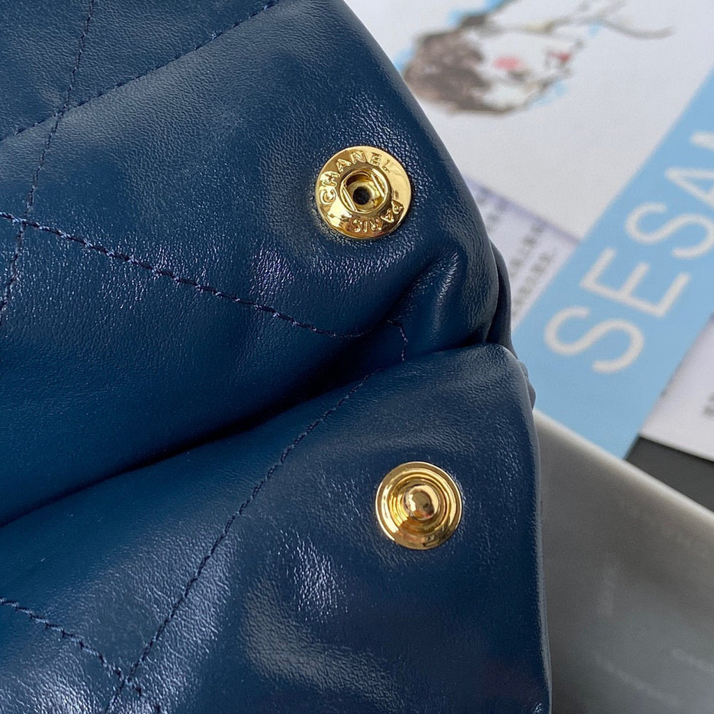 Chanel 22 Handbag AS3261 Shiny Calfskin Gold-Tone Metal Navy Blue