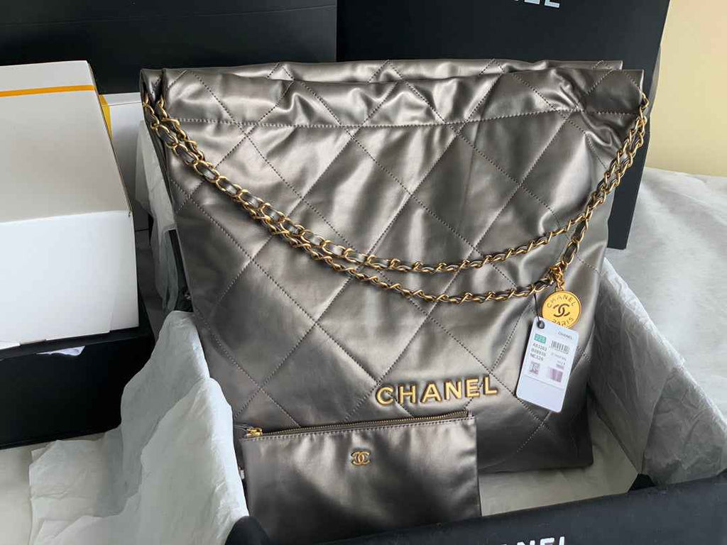Chanel 22 Handbag AS3261 Shiny Calfskin Gold-Tone Metal Ruthenium