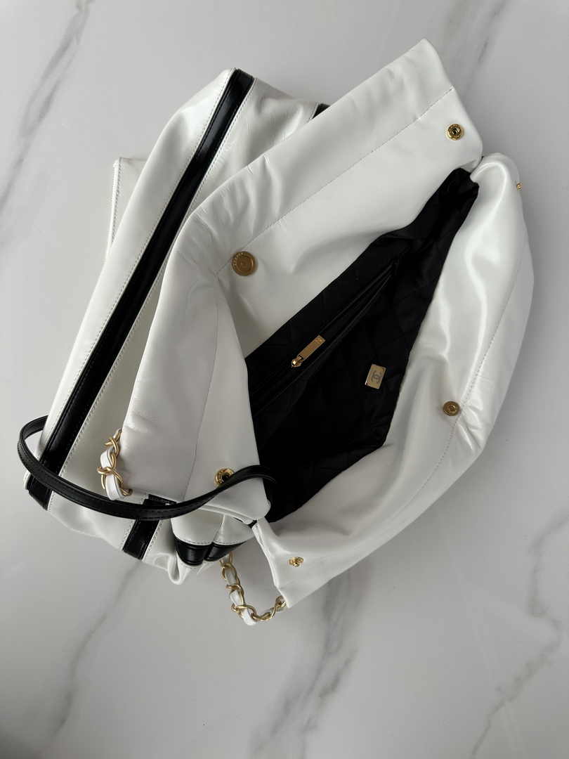 Chanel 22 Handbag AS3261 White Black Calfskin