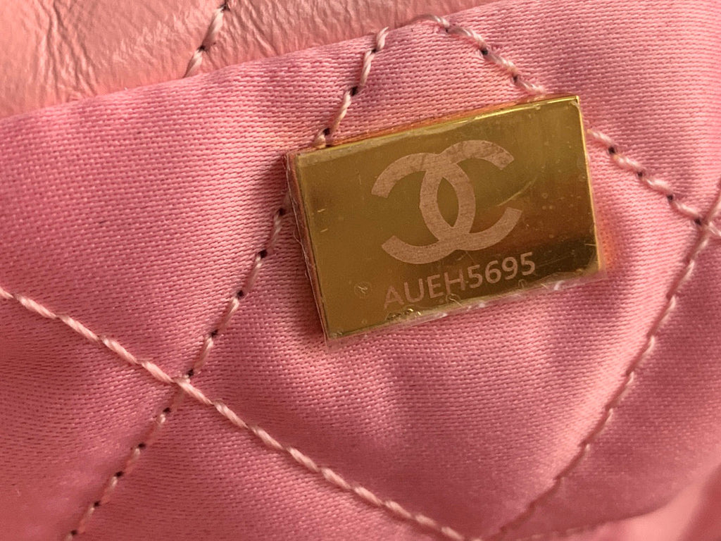 Chanel 22 Large Handbag AS3262 Shiny Calfskin Gold-Tone Metal Pink