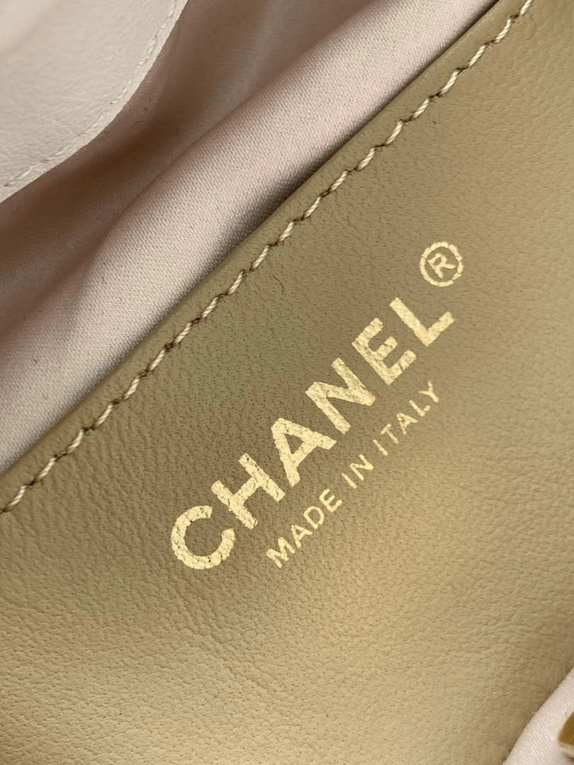 Chanel 25 small handbag, AS5293 Tweed White - Default Title - View 9