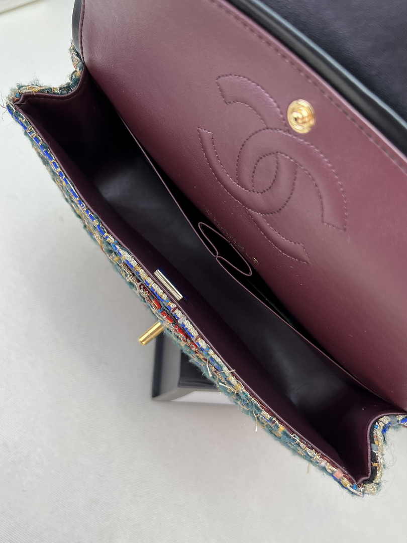 Chanel A01112 Classic Handbag Wool Tweed Gold-Tone Metal Beige Red - Default Title - View 7