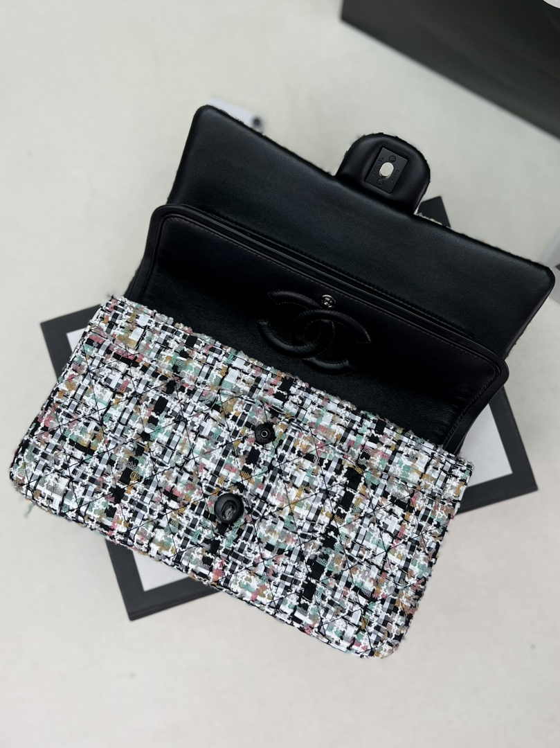 Chanel A01112 Classic Handbag Wool Tweed Gold-Tone Metal Beige Black - Default Title - View 6
