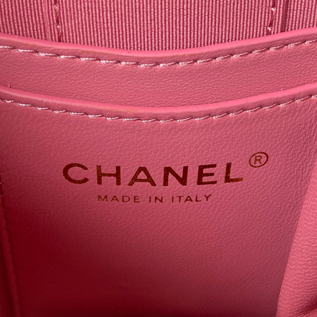 Chanel AS3210 Small Vanity Case Lambskin gold-tone Pink