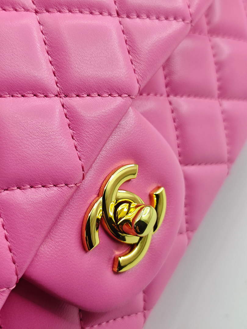 Chanel Classic Handbag, A01112 Pink Lambskin Gold - Default Title - View 4