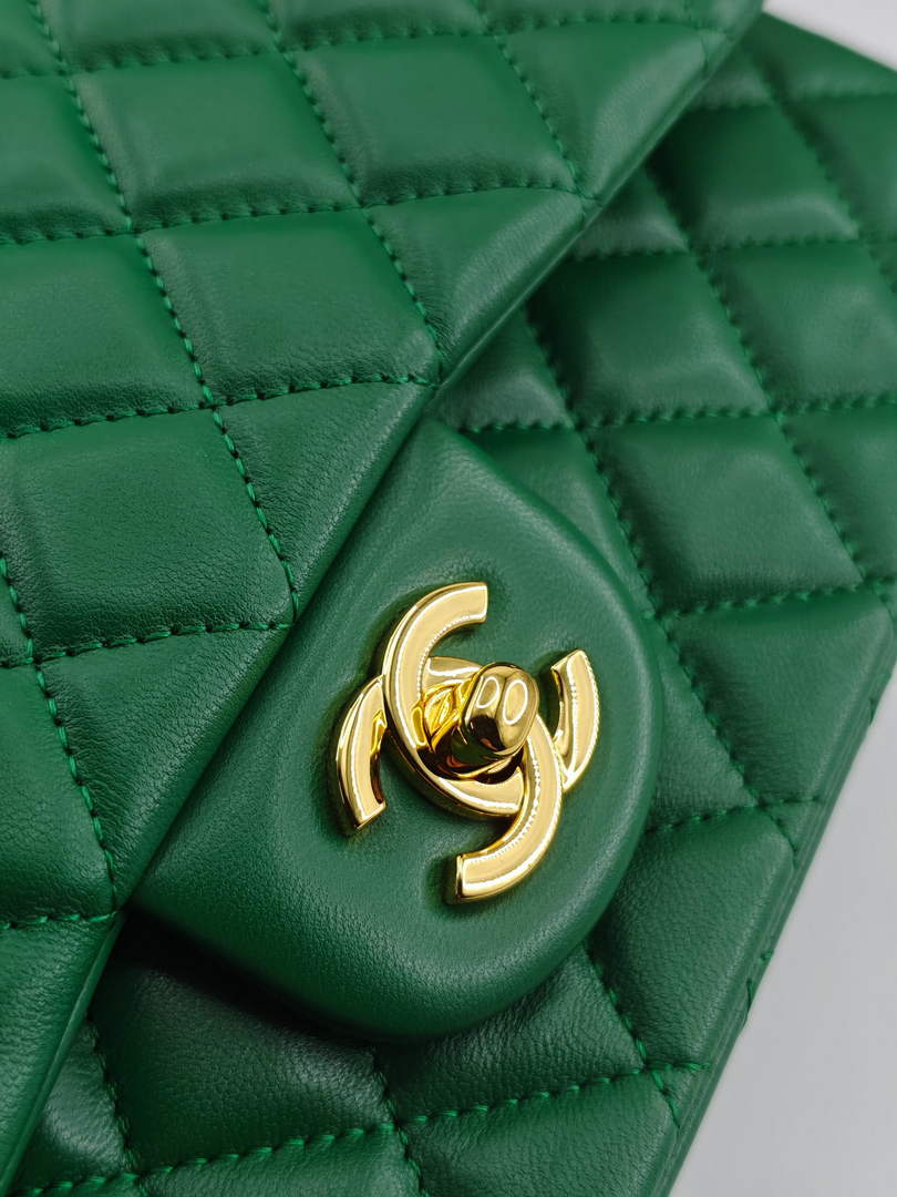 Chanel Classic Handbag, A01112 Green Lambskin Gold - Default Title - View 4