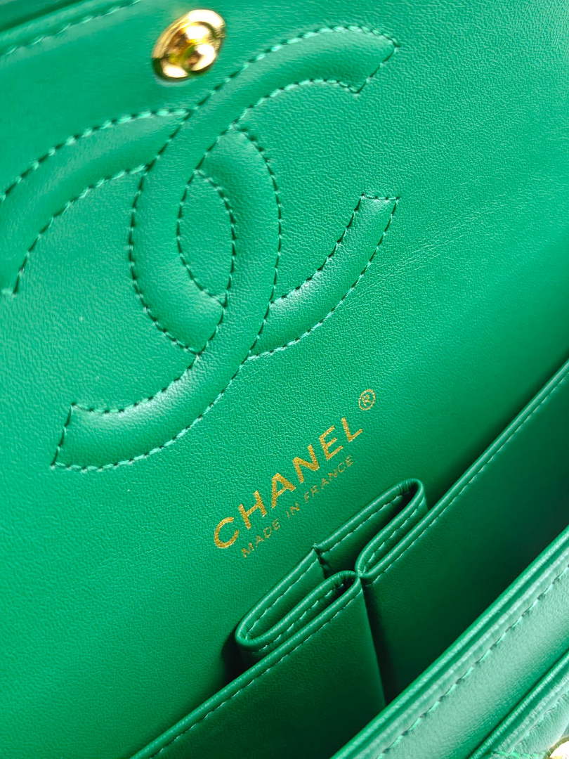 Chanel Classic Handbag, A01112 Green Lambskin Gold - Default Title - View 7