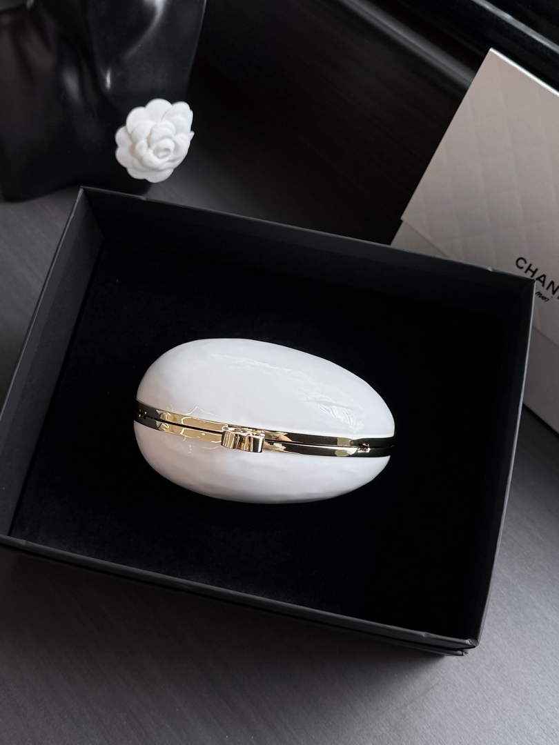 Chanel Evening bag, Resin & gold metal, pearly white-AS6269 - Default Title - View 2