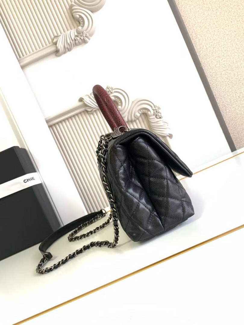 Chanel Flap bag with top handle A92990, Black Red calfskin