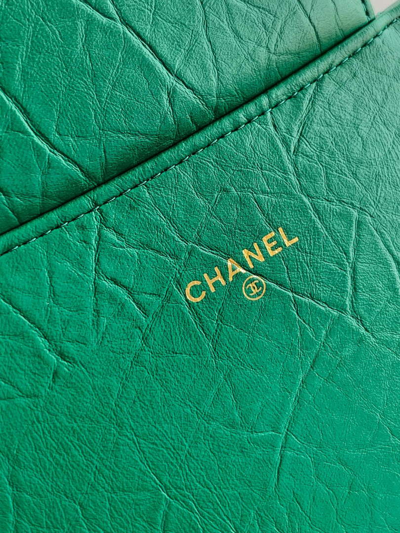 Chanel Large clutch,  Shiny crumpled calfskin, AP4944 green - Default Title - View 10