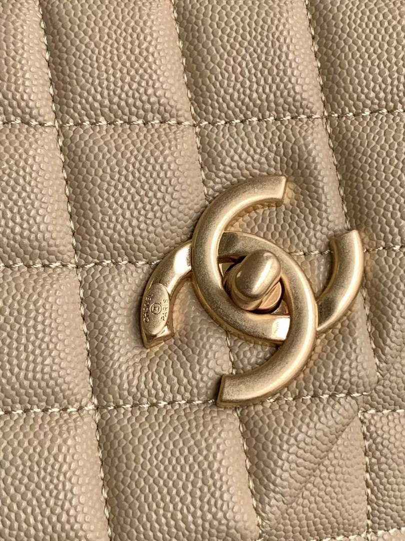 Chanel Large Flap bag with top handle A92991, Apricot Red calfskin