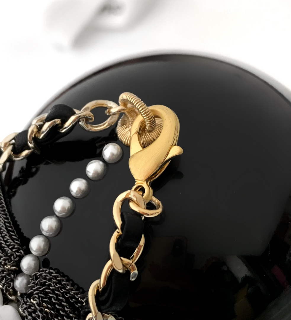 Chanel Limited Edition Paris-Bombay Doll Clutch gold - Default Title - View 7