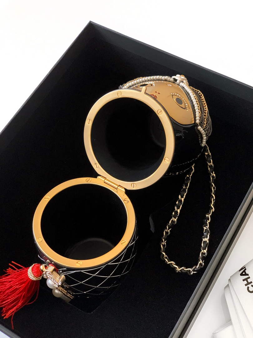 Chanel Limited Edition Paris-Bombay Doll Clutch gold - Default Title - View 8