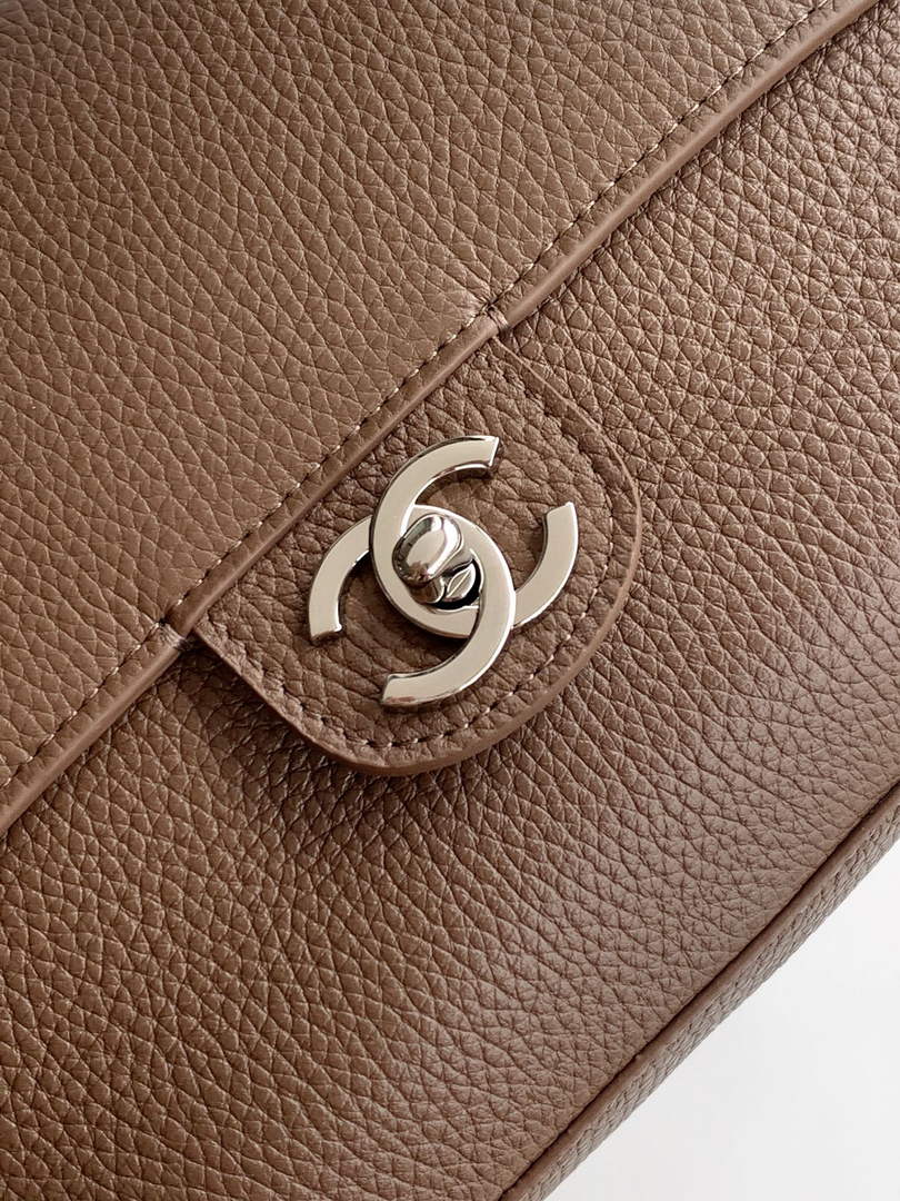 Chanel Maxi Flapbag AS6231 Grained Calfskin Light Brown Silver - Default Title - View 5