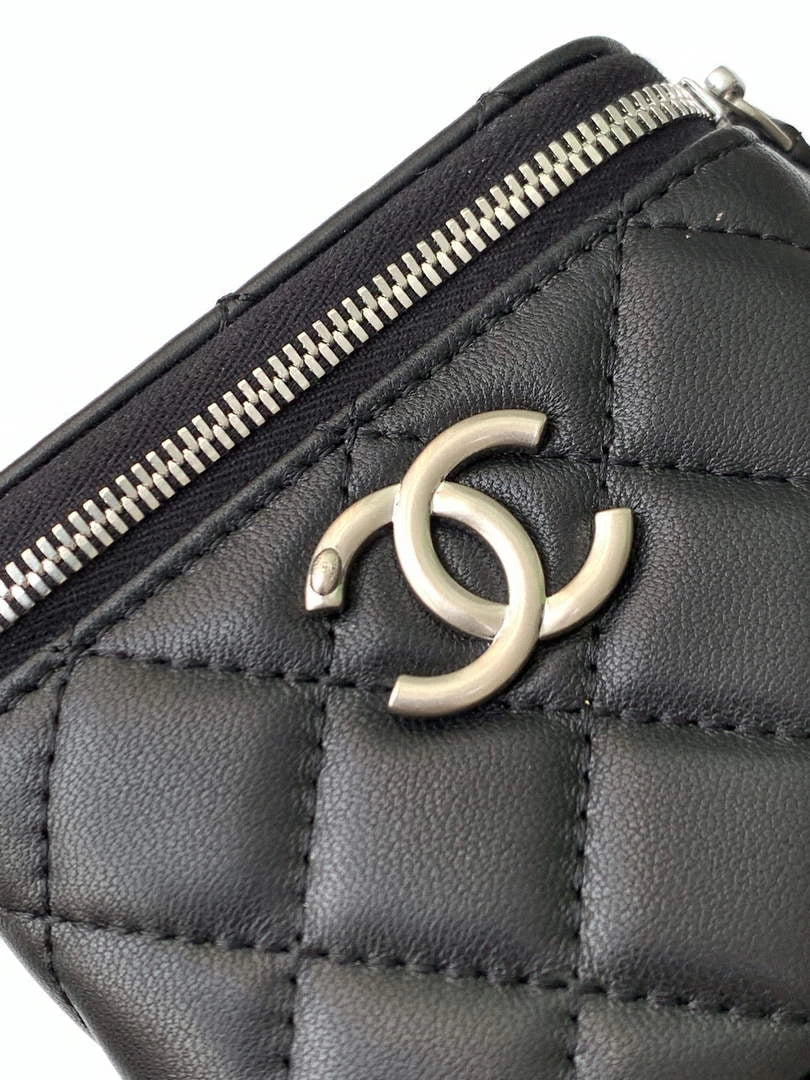 Chanel Mini Vanity Case, AP3941 Lambskin Silver