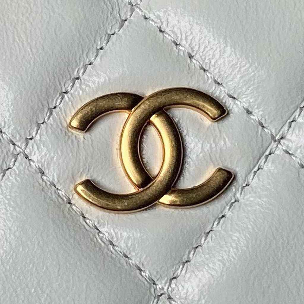 Chanel Pouch AP4058 White Shiny crumpled calfskin - Default Title - View 3