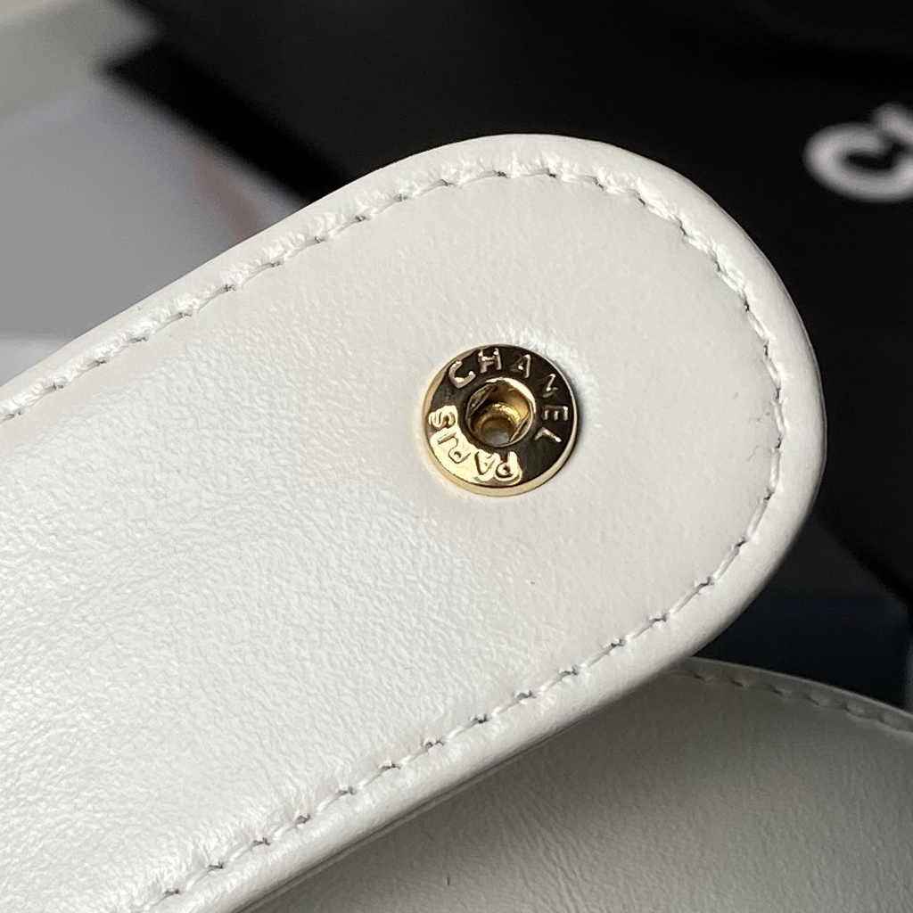 Chanel Pouch AP4058 White Shiny crumpled calfskin - Default Title - View 5