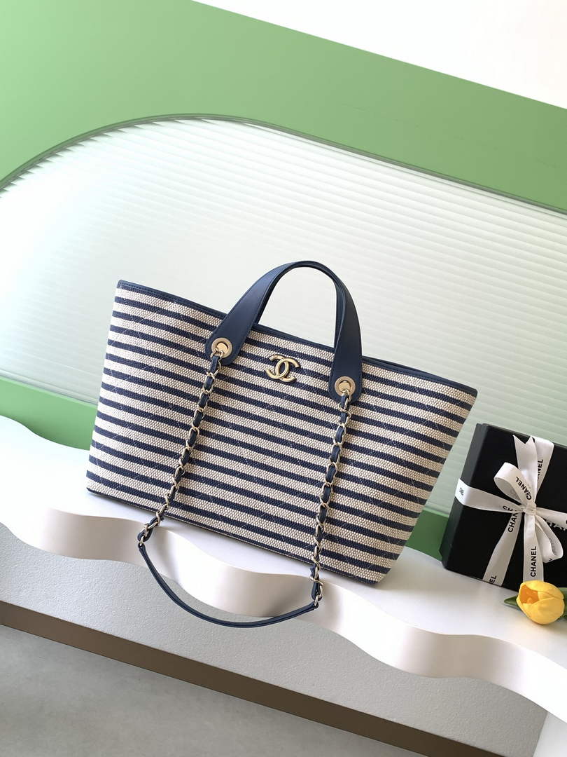 Chanel Shopping bag AS6007