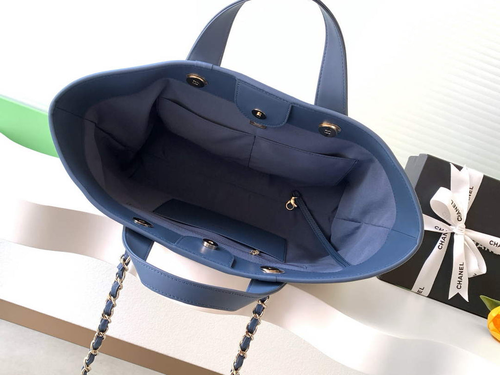 Chanel Shopping bag AS6007
