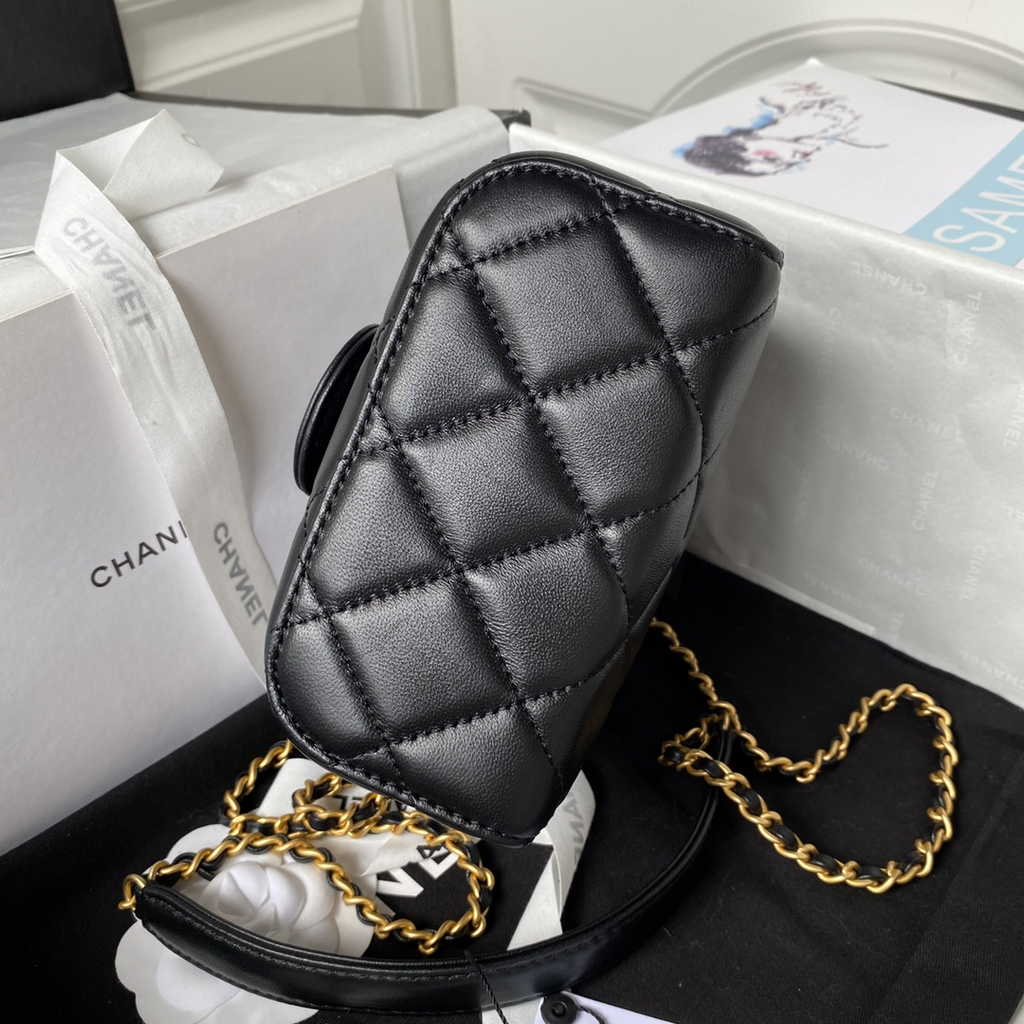 Chanel Small Vanity Case Black Lambskin Gold-tone Metal AS3973