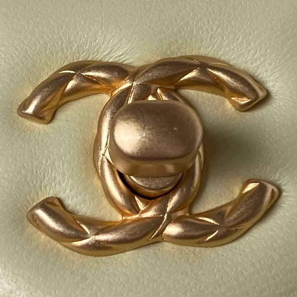 Chanel Small Vanity Case Yellow Lambskin Gold-tone Metal AS3973
