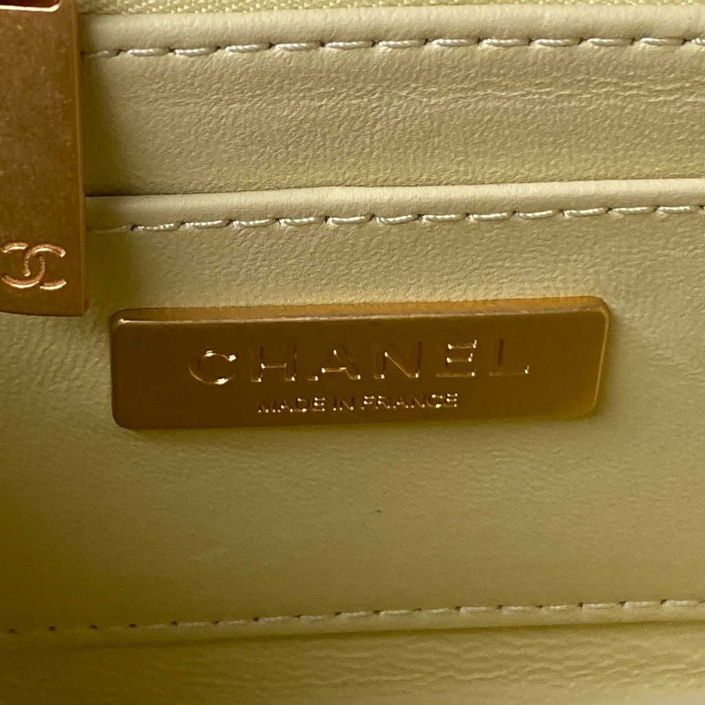 Chanel Small Vanity Case Yellow Lambskin Gold-tone Metal AS3973