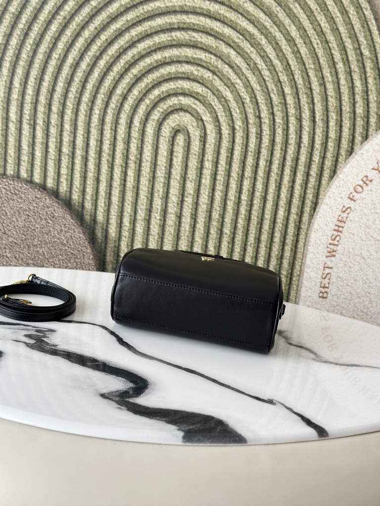 Chanel Clutch with Leather Strap, AP5528 Calfskin Black