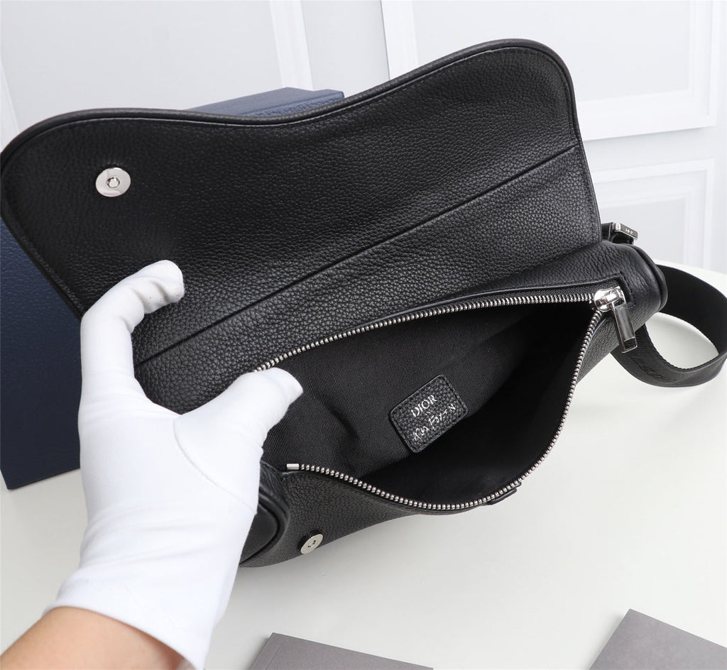 Dior 1ADPO093 Saddle Bag Black Canvas and Smooth Calfskin - 26 x 19 x 4.5 cm / Black - View 8