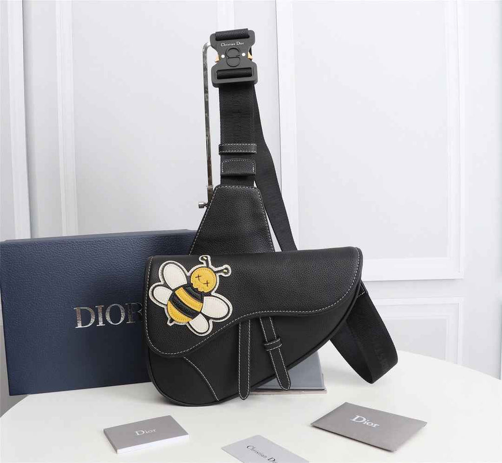 Dior 1ADPO093 Saddle Bag Black Canvas and Smooth Calfskin AAA - 26 x 19 x 4.5 cm / Black - View 1