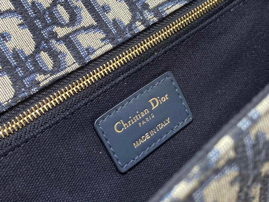 Dior 30 Montaigne Chain Bag M9208 Blue Dior Oblique Jacquard - Default Title - View 9