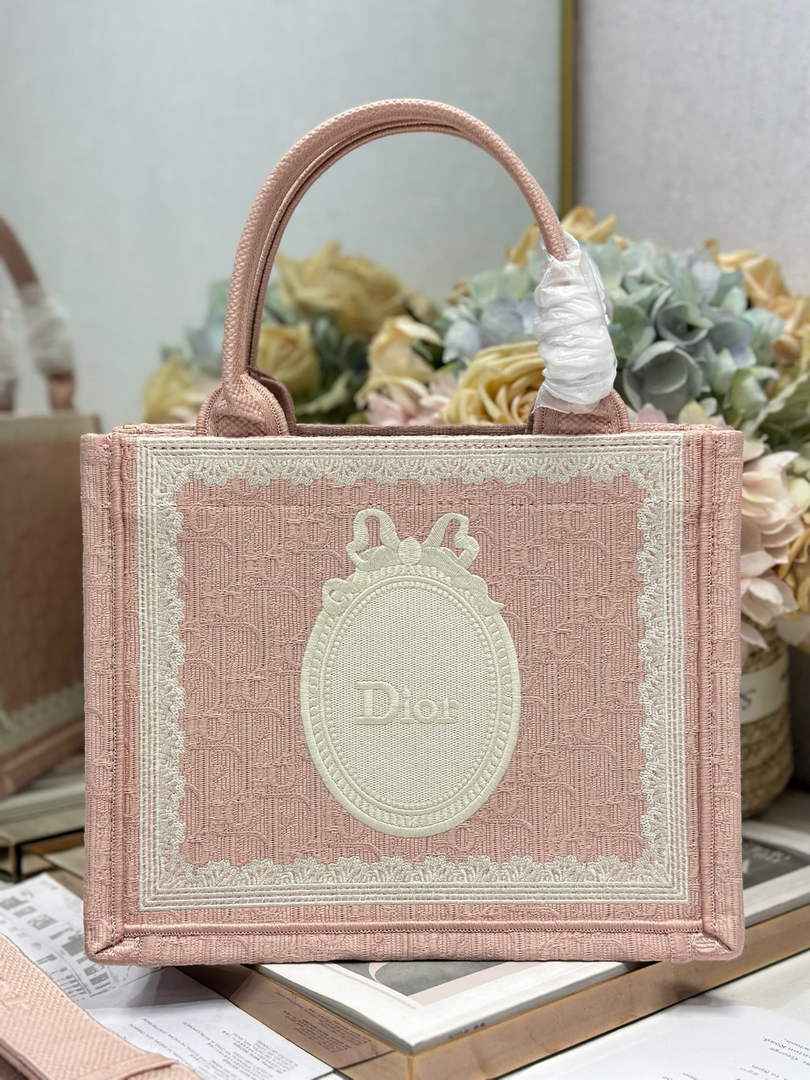 Dioramour Small Book Tote – Soupir Pink Lace Oblique - Default Title - View 4