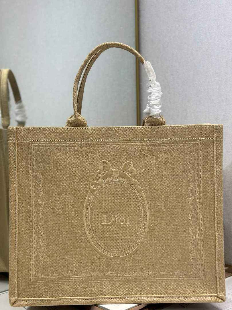 Dior Large Book Tote – Soupir Apricot Oblique with Lace - Default Title - View 1