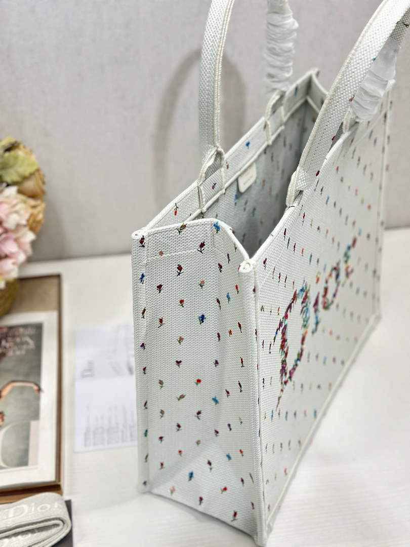 Dioramour Large Book Tote – White Revolution Flowers - Default Title - View 4
