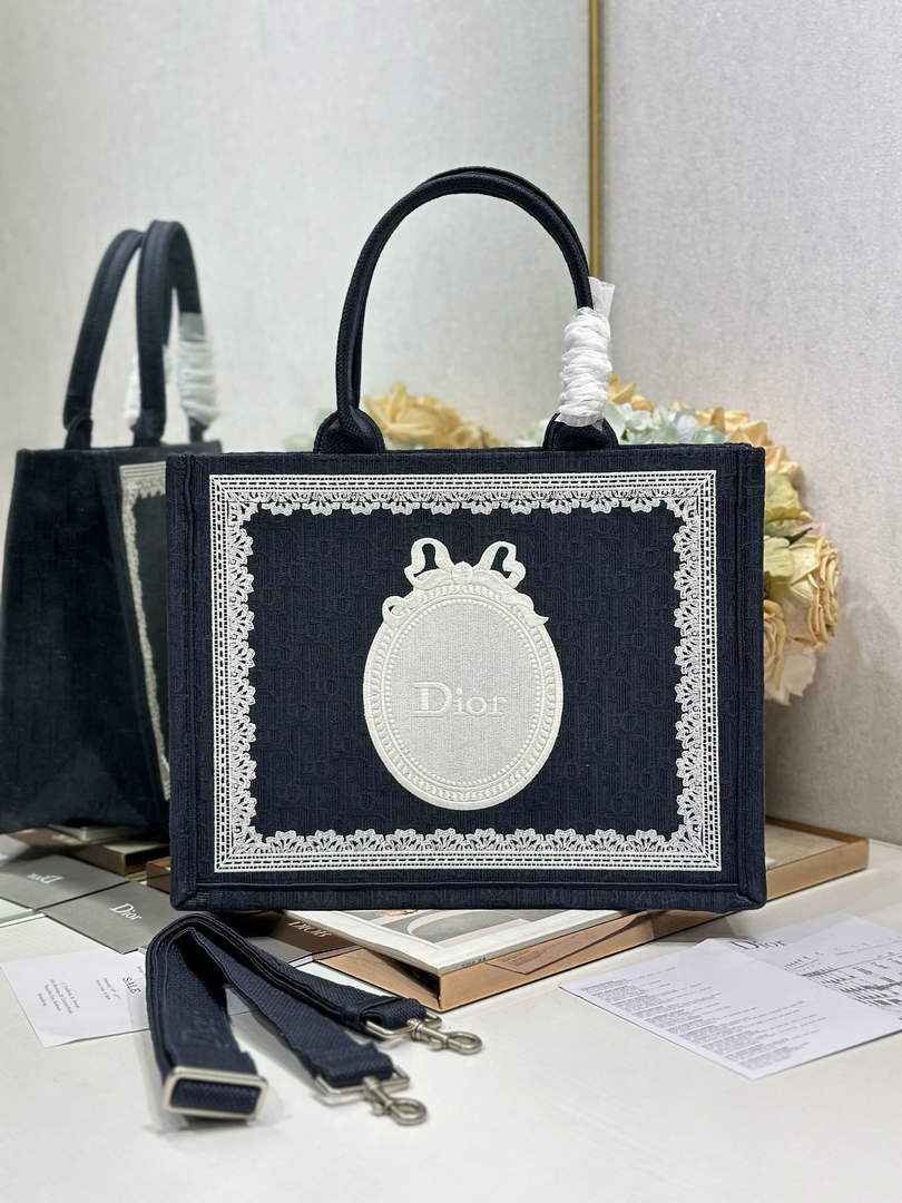 Dior Medium Book Tote with Strap – Navy Oblique with White Lace - Default Title - View 2