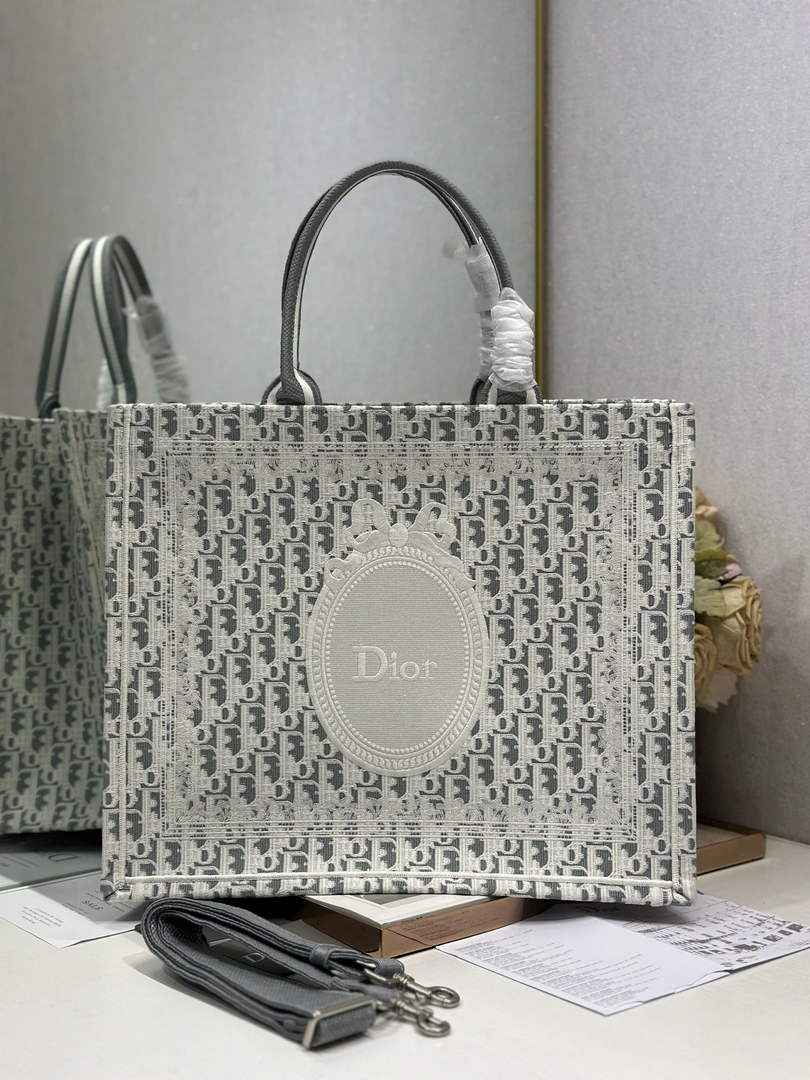 Dior Large Book Tote – Gray Oblique with White Lace - Default Title - View 2