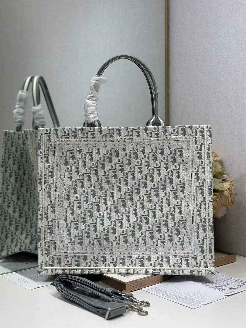 Dior Large Book Tote – Gray Oblique with White Lace - Default Title - View 3