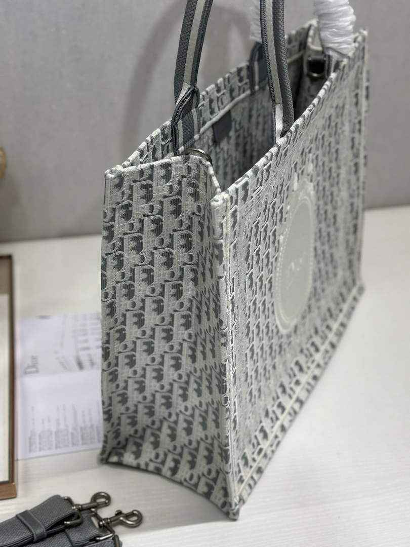 Dior Large Book Tote – Gray Oblique with White Lace - Default Title - View 4