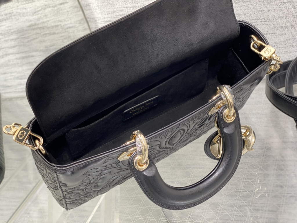 Dior M0540 Medium Lady D-Joy Bag Black Quilted-Effect Lambskin Ornamental Motif - Default Title - View 8