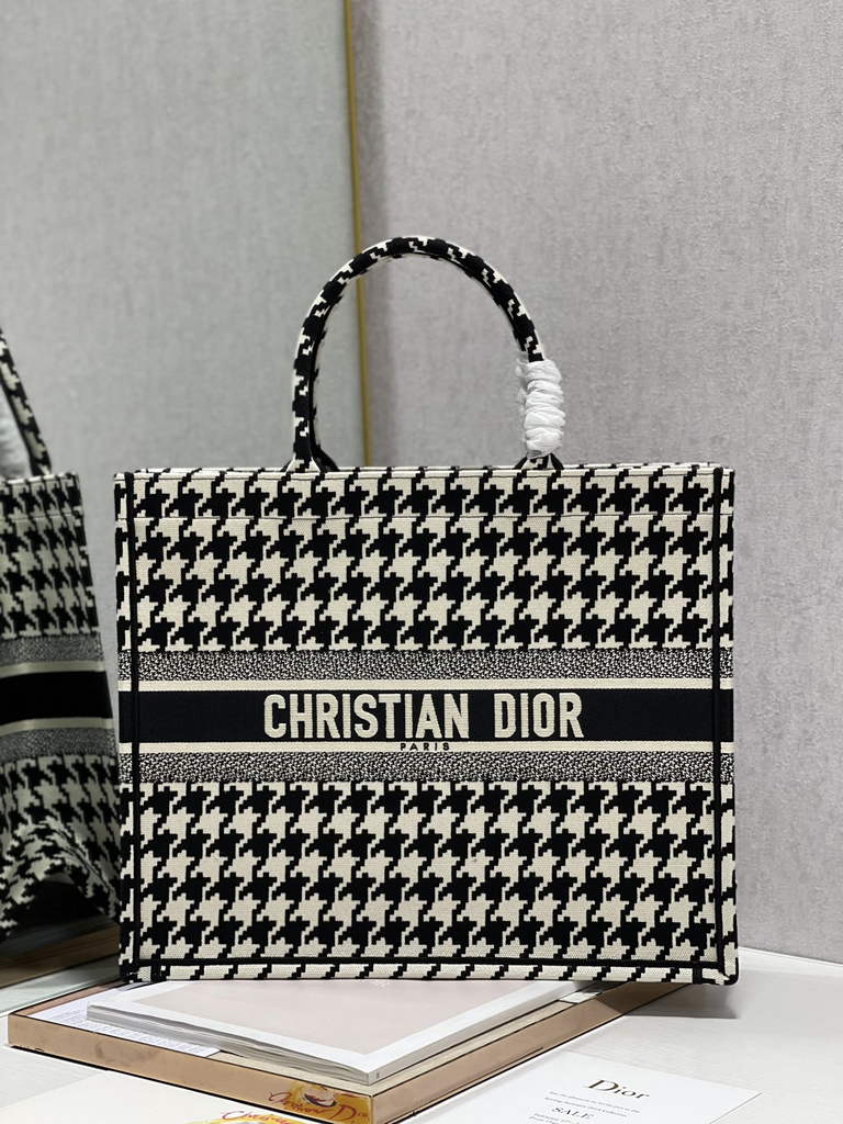 Dior M1286 Large Book Tote Black Macro Houndstooth Embroidery - Default Title - View 1