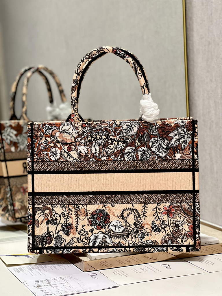 Dior M1286 Large Book Tote Powder Pink Jardin Magique Embroidery - Default Title - View 4