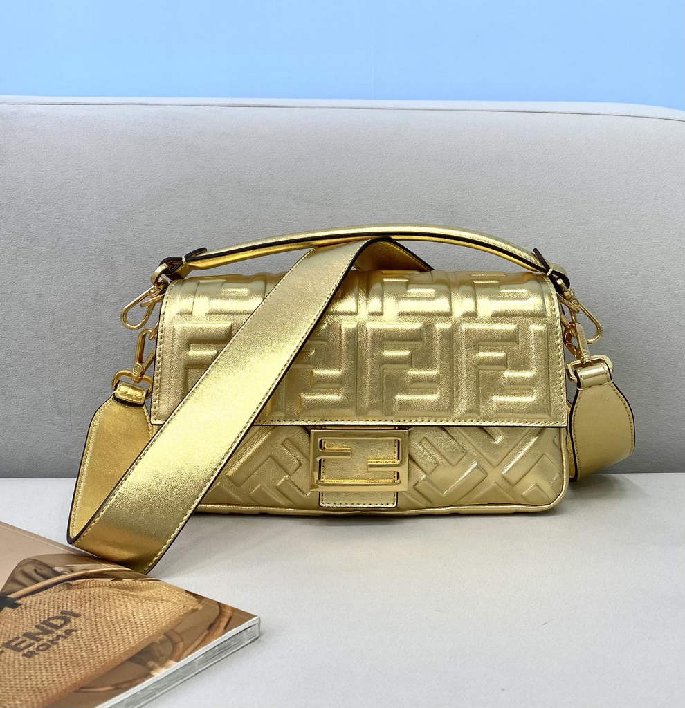 Fendi 8BR600 Baguette Gold leather bag