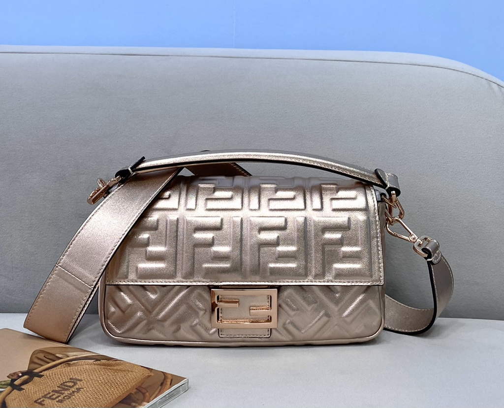 Fendi 8BR600 Baguette Rose Silver leather bag