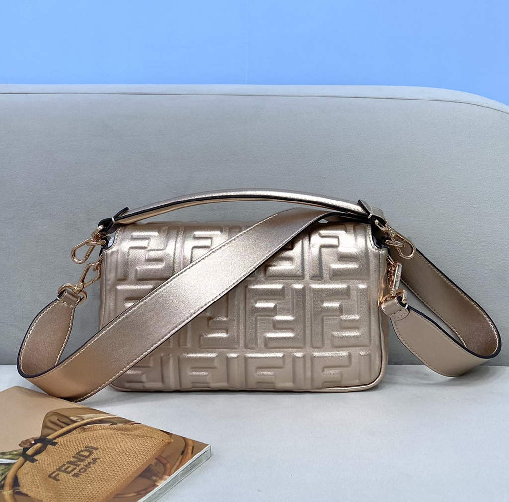 Fendi 8BR600 Baguette Rose Silver leather bag