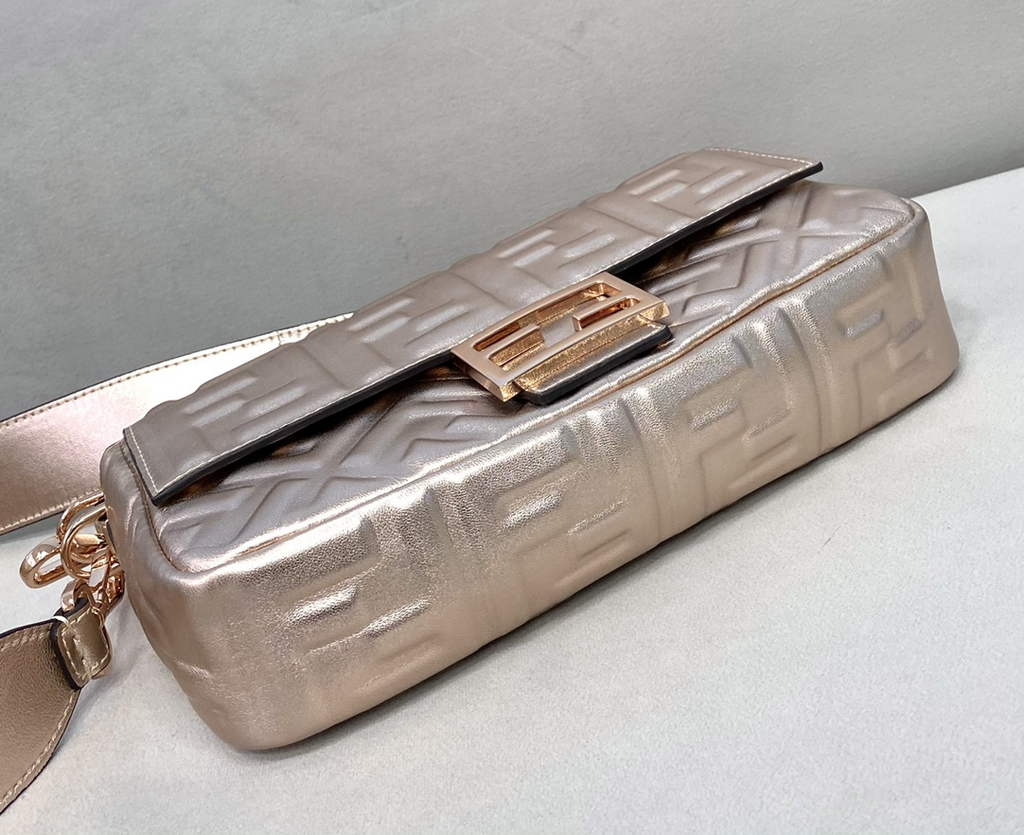 Fendi 8BR600 Baguette Rose Silver leather bag