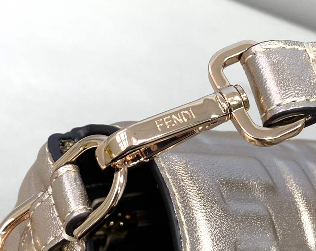 Fendi 8BR600 Baguette Rose Silver leather bag
