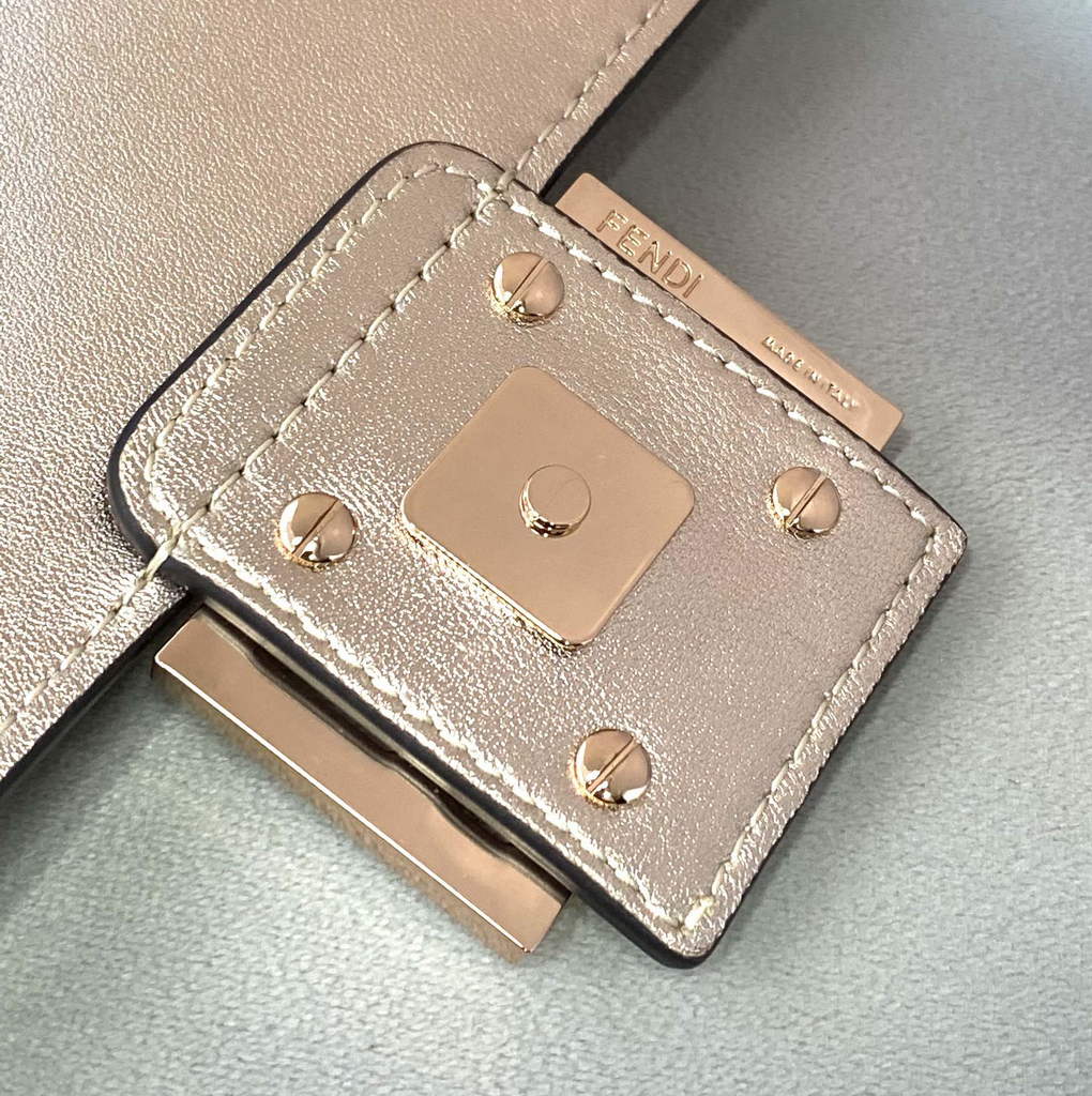 Fendi 8BR600 Baguette Rose Silver leather bag